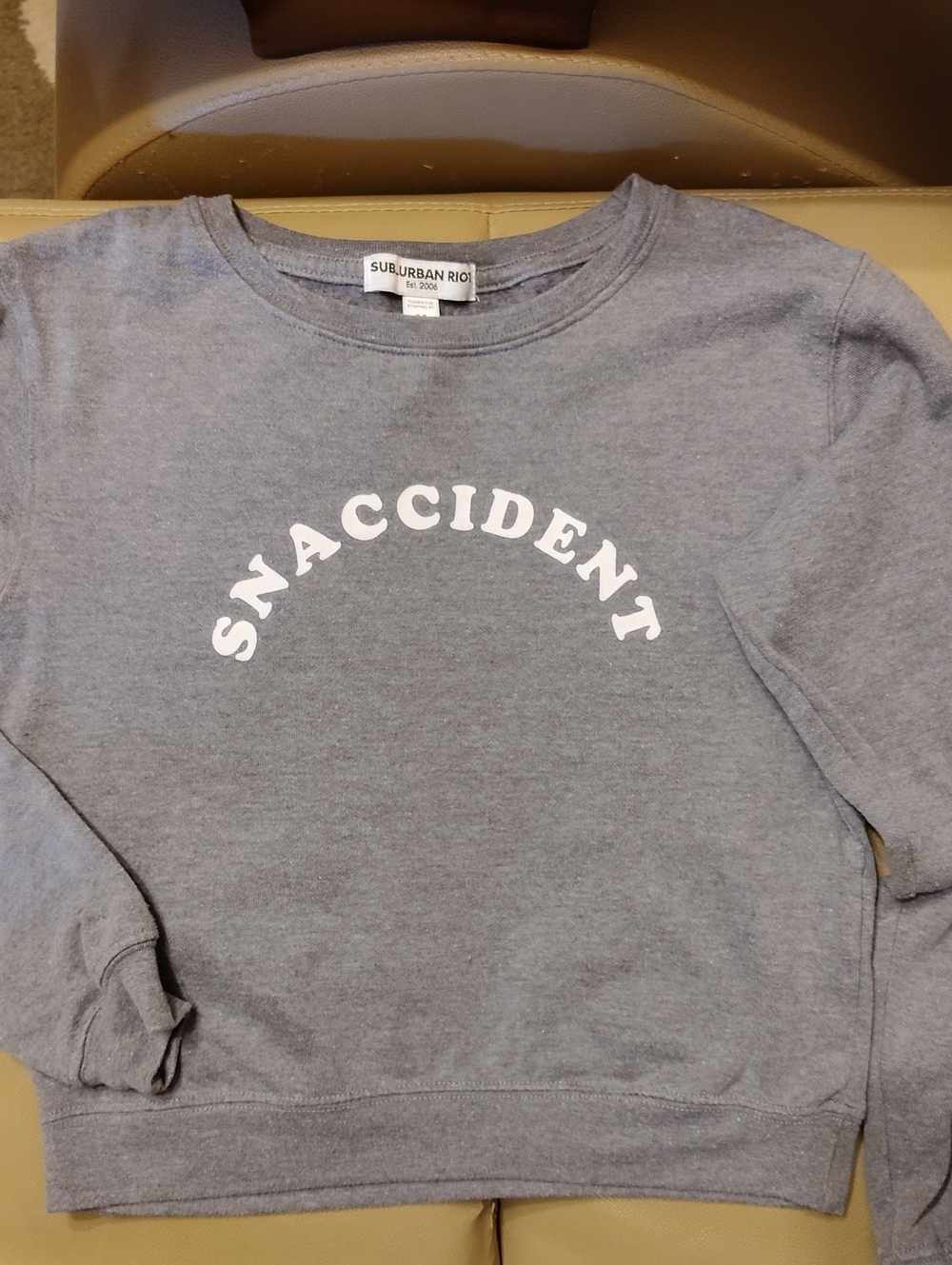 SUBURBAN RIOT SNACKCCIDENT SWEATSHIRT SIZE M